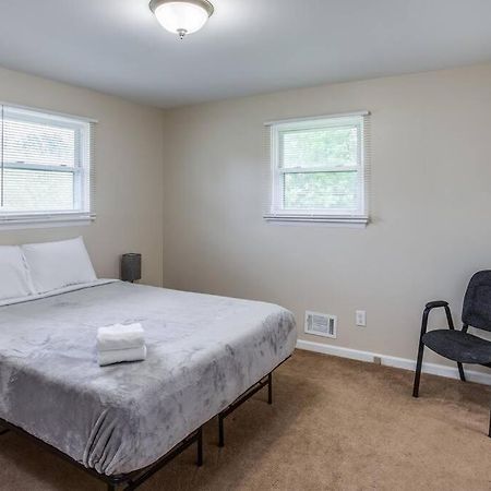 {Quiet Suburban Ranch Hot Tub} Mins Arpt/Rit/Dwnt Daire Rochester Dış mekan fotoğraf