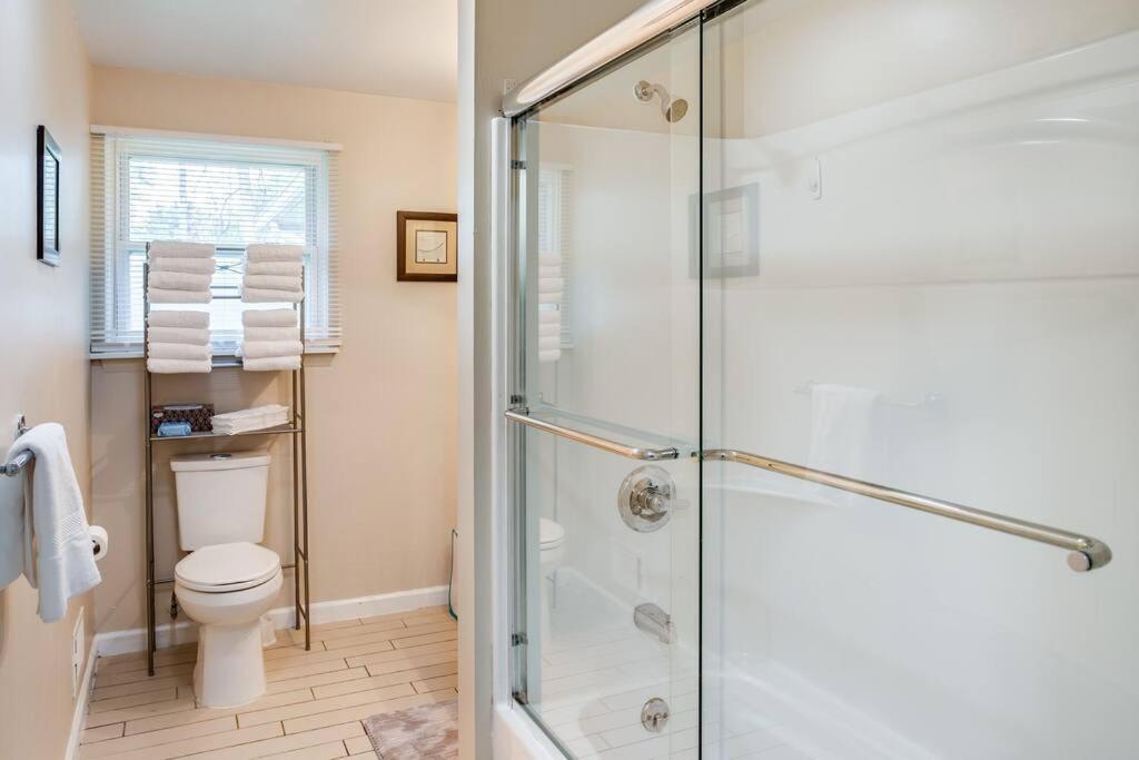 {Quiet Suburban Ranch Hot Tub} Mins Arpt/Rit/Dwnt Daire Rochester Dış mekan fotoğraf